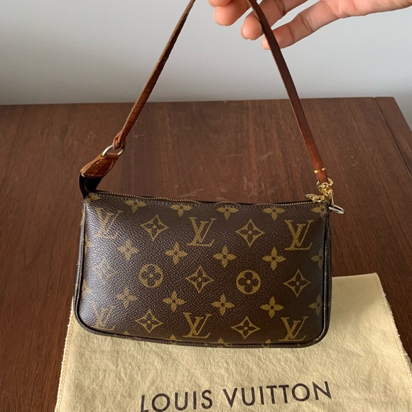 SOLD Louis Vuitton Pochette Accessoires - Picture 2 of 8